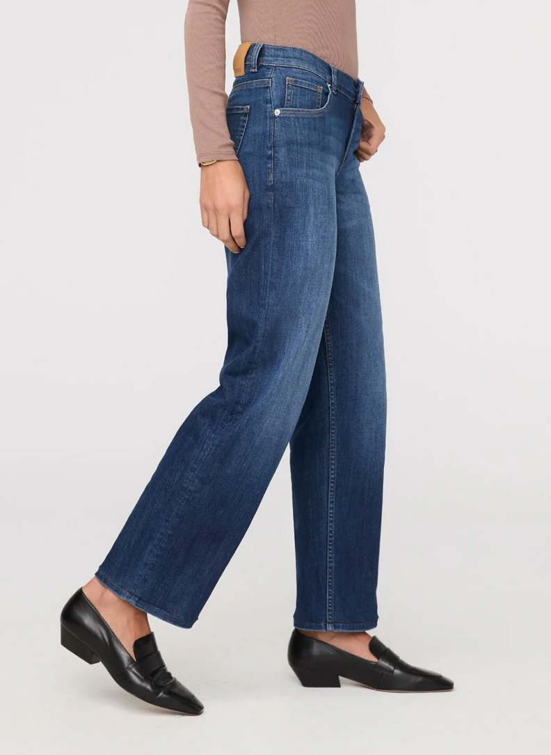 Performance Denim Mid Rise Straight