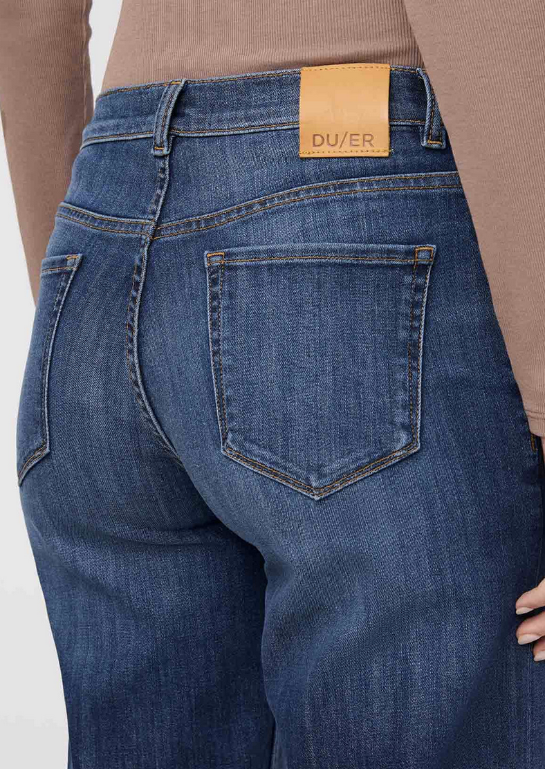 Performance Denim Mid Rise Straight