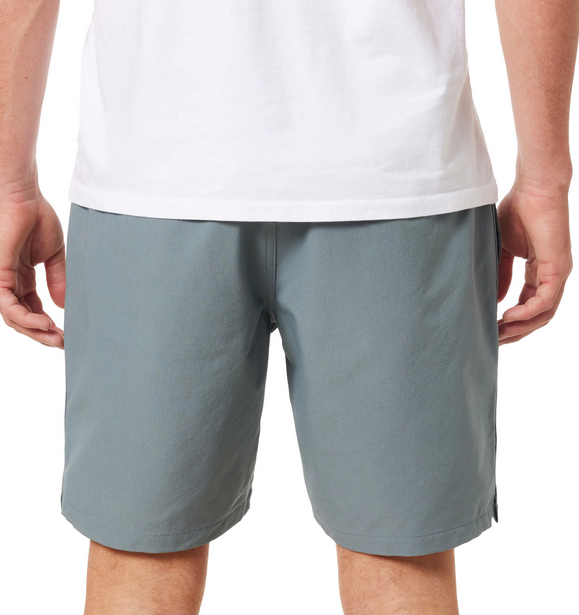 Wanderer 18" Walk Short