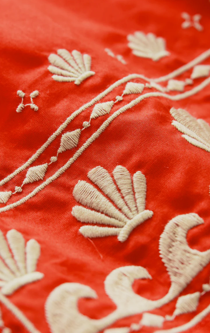 Cast of Waves Top