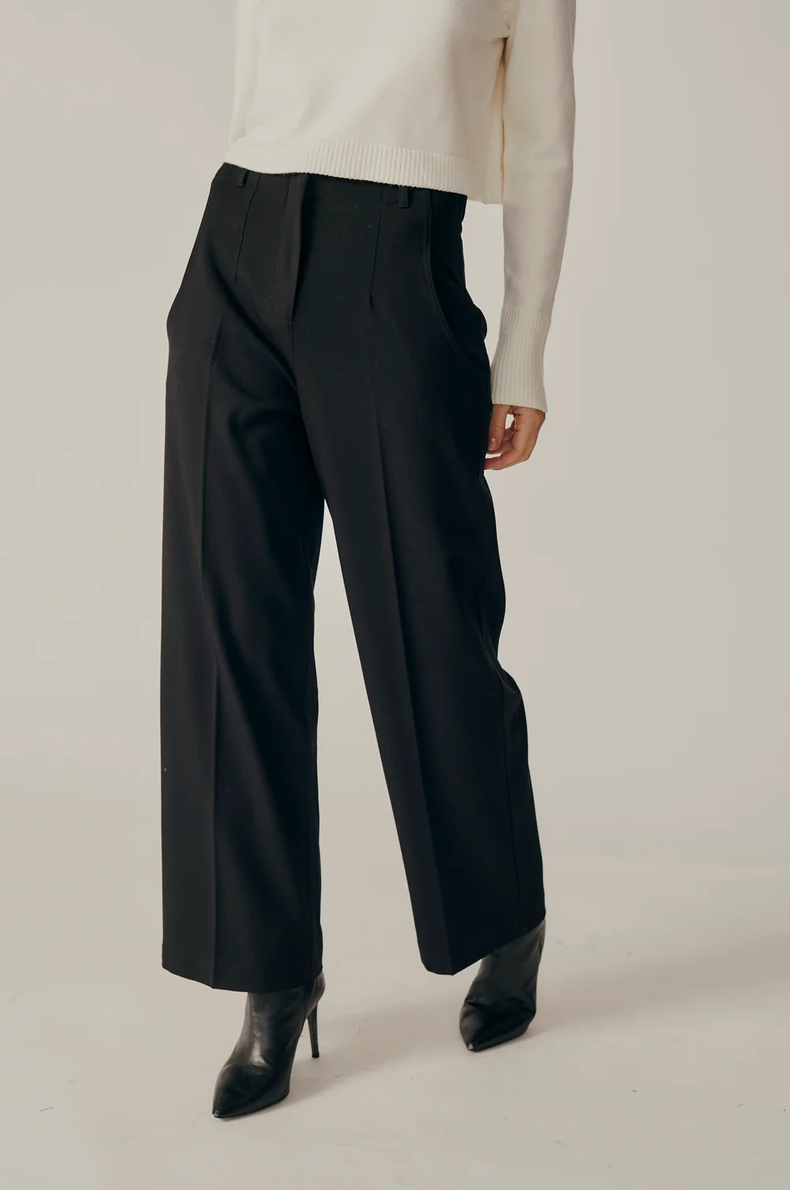 Gaura Pant