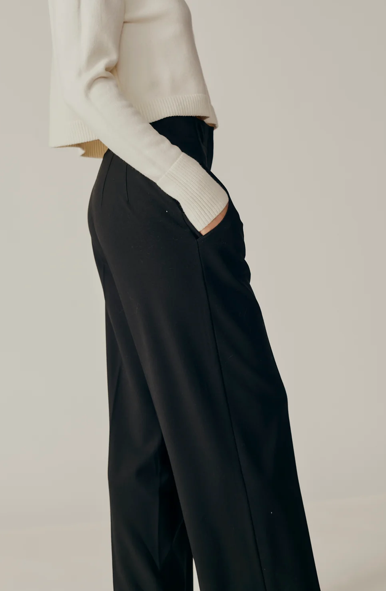 Gaura Pant
