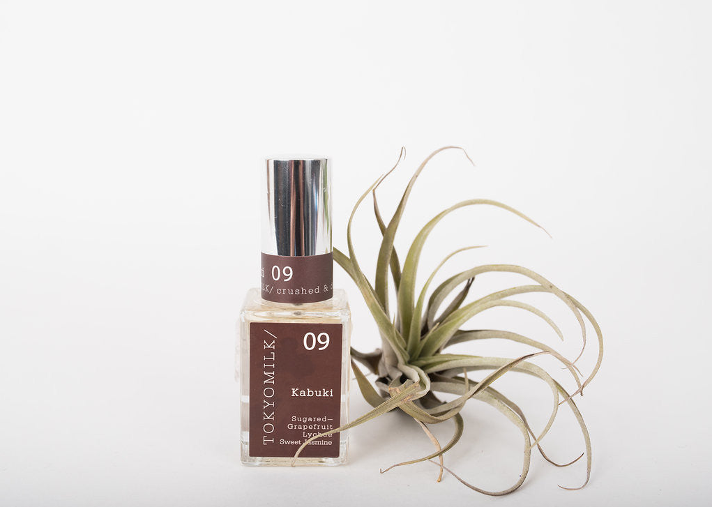 tokyomilk poe's tobacco Scent of the Day- Dead Sexy by One of TokyoMilk's best sellers, this woody vanilla makes a wonderful signature scent! Slightly sweet but not cloying, airy yet grounded. Notes of vanilla Smoldering and seductive Tokyo Milk Poe's Tobacco No.